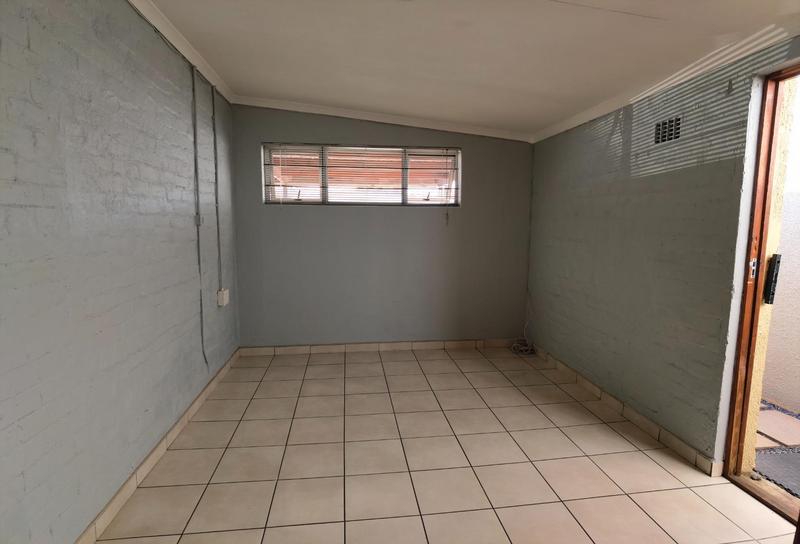 4 Bedroom Property for Sale in Goodwood Estate Western Cape